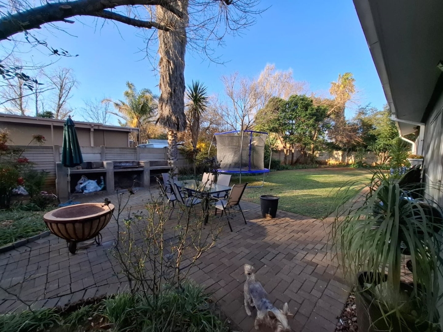 5 Bedroom Property for Sale in Langenhovenpark Free State